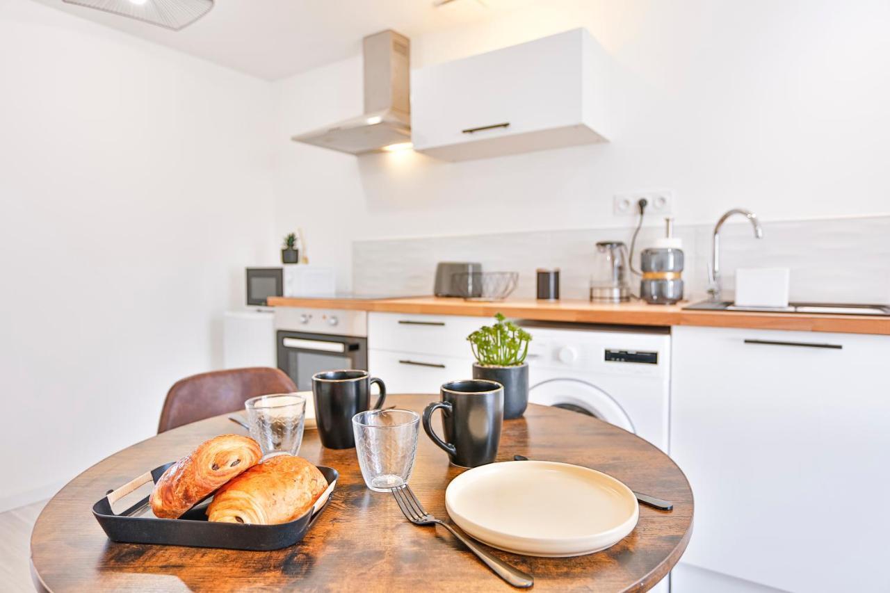 Little Factory - T2 Avec Parking Apartment Vierzon Bagian luar foto