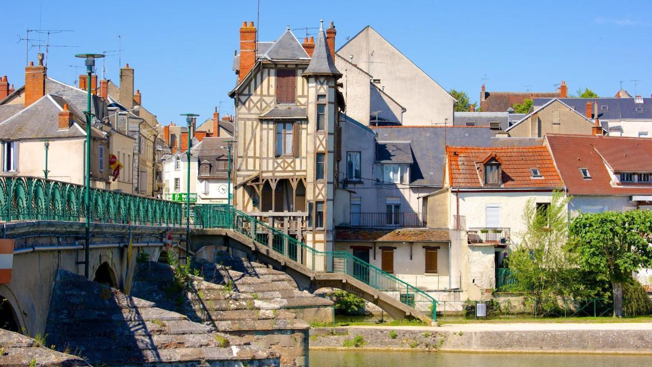 Little Factory - T2 Avec Parking Apartment Vierzon Bagian luar foto